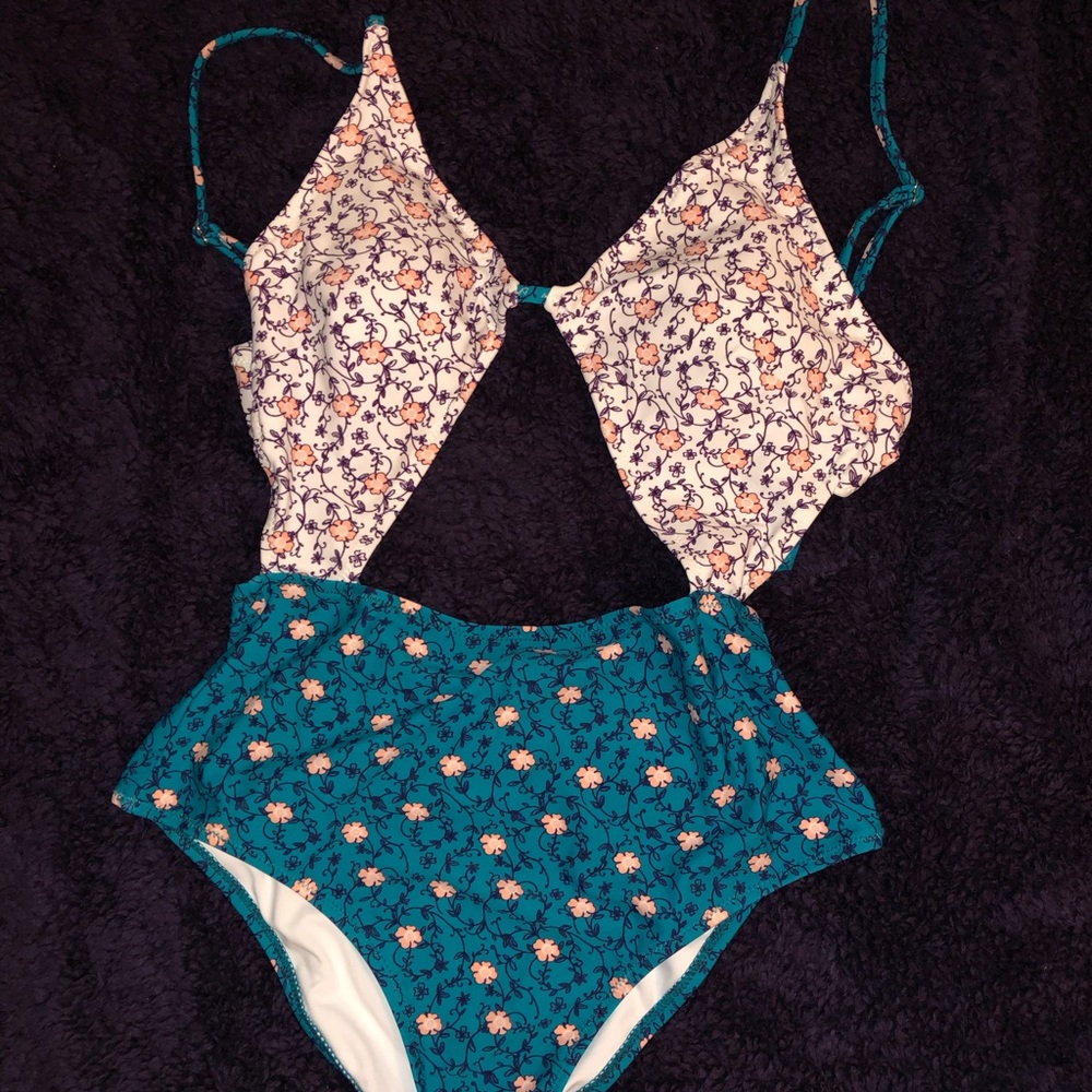 Cupshe Teal and Cream Floral Cutout One-Piece with Adjustable Straps